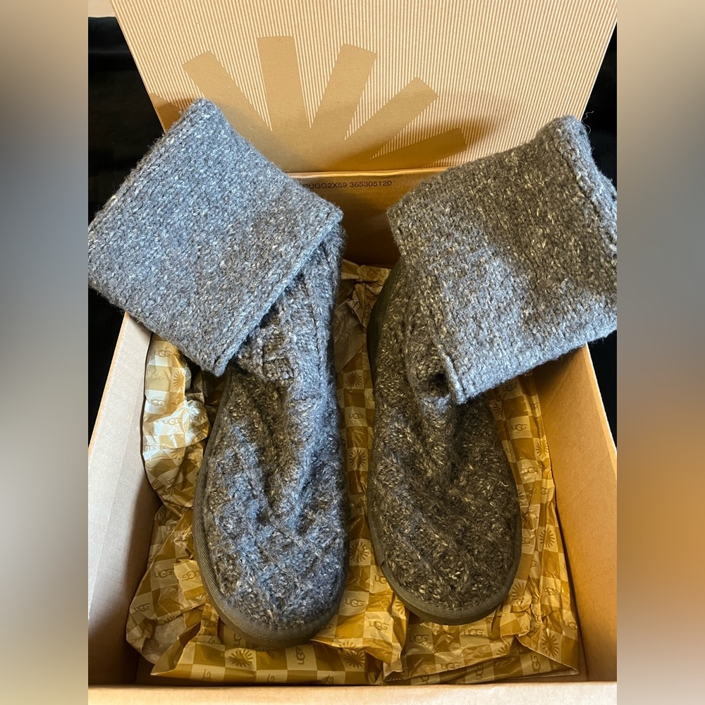 UGG Australia Lattice Cardy Boots - Picture 14 of 16